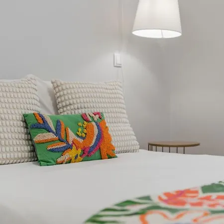 Solar Da Fontinha By An Island Apartment