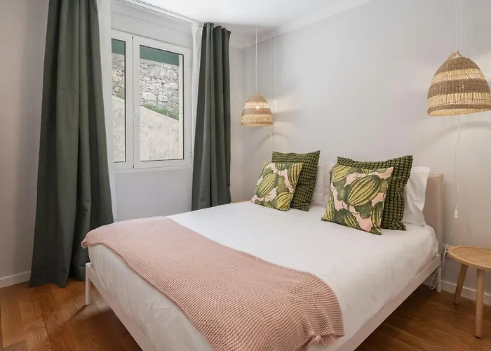 Solar Da Fontinha By An Island Apartament