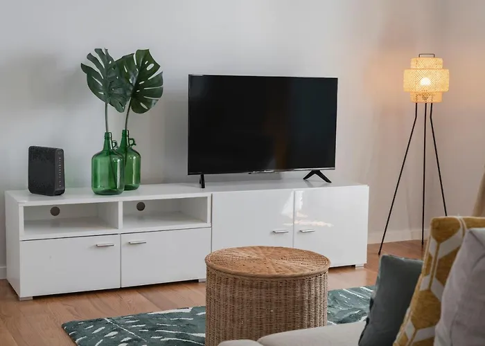 Solar Da Fontinha By An Island *